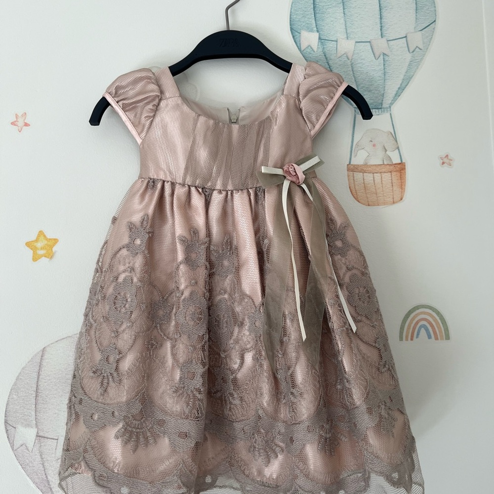Elegant Pink Lace Dress with Bow